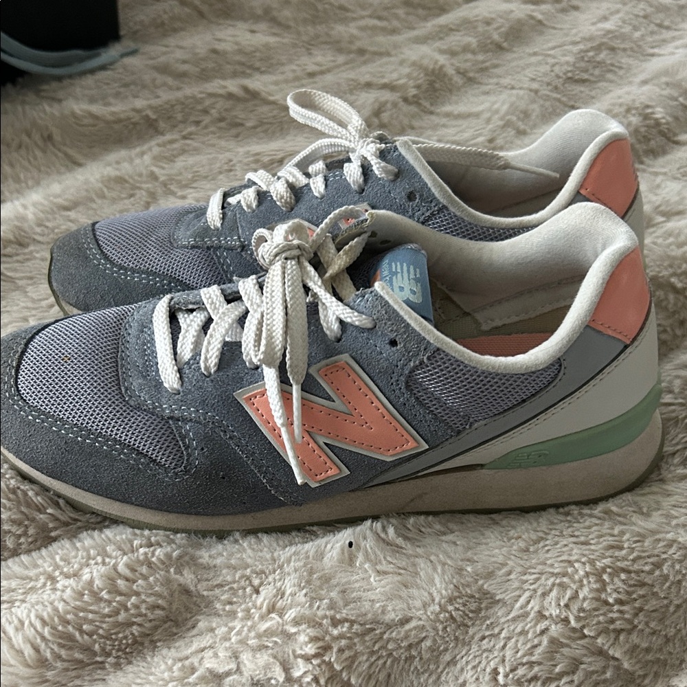 New Balance 696 Women's Gray and Coral Sneakers